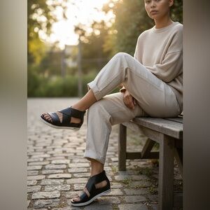 Eileen Fisher Sport‎ Platform Sandals Women's Size 8 Black Leather Criss Cross